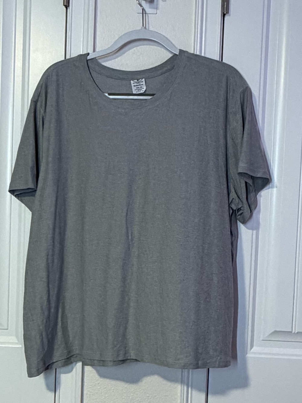 Athletic Works women's Gray Short Sleeve Crew Neck T-Shirt